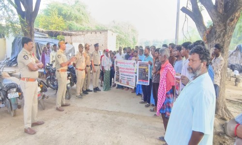 గుఱ్ఱంకొండ చెర్లోపల్లి లో పోలీసుల కార్డ్ ఆన్ సెర్చ్