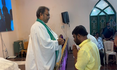  సియస్ఐ చర్చ్ లో ప్రత్యేక ప్రార్థన లో ఛైర్మన్ అభ్యర్థి శ్రీరామ్ కుమార్ 