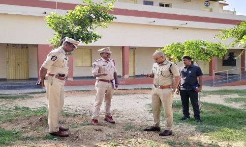 పుంగనూరు లో సమస్యాత్మక పోలింగ్ కేంద్రాలను పర్యవేక్షించిన ఎస్పీ