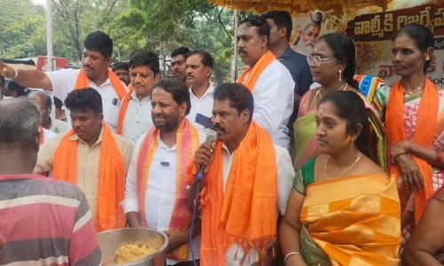 మదనపల్లెలో కన్నుల పండుగలా వాల్మీకి జయంతి వేడుకలు • హాజరైన ఎమ్మెల్యే మహమ్మద్ షాజహాన్ బాషా • విఆర్ఎస్ఎస్ రాష్ట్ర అధ్యక్షులు పొదల నరసింహులు