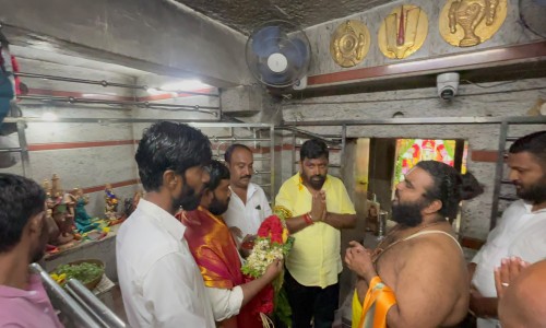 శ్రీ వేంకటేశ్వర స్వామి వారిని దర్శించుకొన్న ఛైర్మన్ అభ్యర్థి 