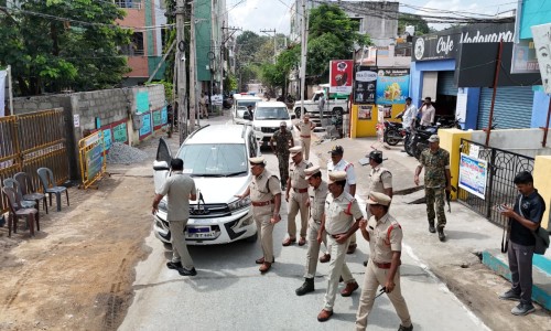 మదనపల్లి నామినేషన్ కేంద్రాన్ని పరిశీలించిన డీఐజీ