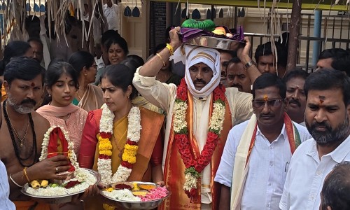 బాల త్రిపుర సుందరి దేవి అలంకారం లో భక్తాదులకు దర్శనమిచ్చిన బోయకొండ గంగమ్మ