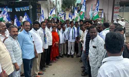 వైసీపీ అభ్యర్థుల గెలుపుకు ఇంచార్జ్ నిషార్ అహమ్మద్ విశ్రుత ప్రచారం 