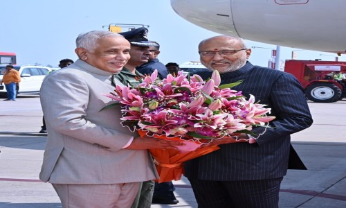 ఉప రాష్ట్రపతి కి ఘన స్వాగతం పలికిన మంత్రి నారా లోకేష్