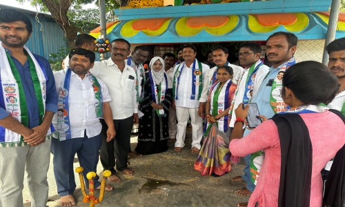 వైసీపీ అభ్యర్థుల గెలుపుకు ఇంచార్జ్ నిషార్ అహమ్మద్ విశ్రుత ప్రచారం