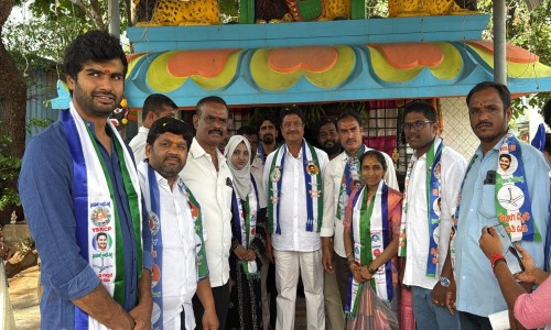 జగనన్న పాలన స్ఫూర్తితో ప్రజలకు సేవలు అందిస్తా - 3వ వార్డు వైకాపా అభ్యర్థిని రుక్సార్ సుల్తానా