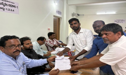 మదనపల్లె 4వ వార్డు స్వతంత్ర కౌన్సిలర్ అభ్యర్థిగా మావిళ్ల వెంకటేష్ నామినేషన్