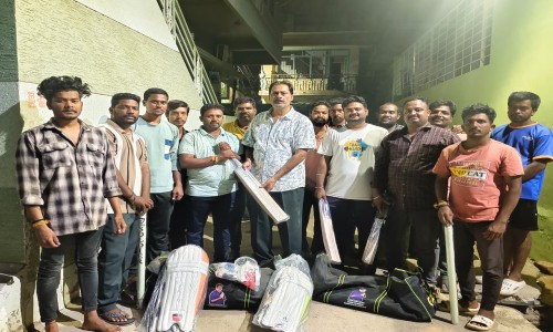 యువత క్రీడల పట్ల ఆసక్తిని పెంచుకోవాలి - క్రికెట్ కిట్లను పంపిణీ చేసిన టిడిపి నేత సుకుమార్ బాబు