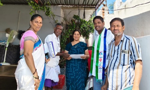 2వ వార్డులో వైసీపి అభ్యర్థిని శ్వేతశ్రీ ప్రచారానికి విశేష స్పందన - అడుగడుగునా ఘనస్వాగతం పలుకుతున్న ప్రజలు