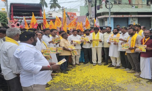 21వ వార్డులో జనజాతరను తలపించిన కూటమి ప్రచారం 